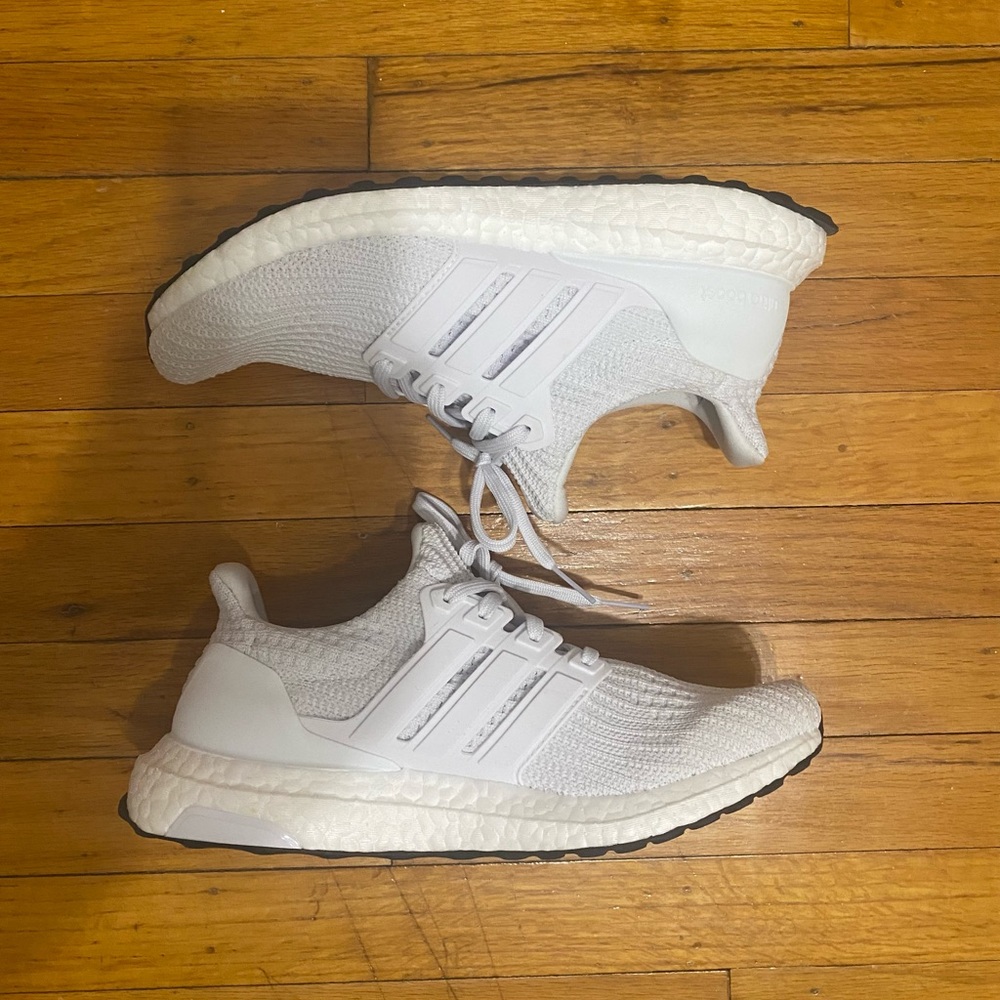 Adidas ultraboost 4.0 DNA cloud white mens size 6.5 womens size 8